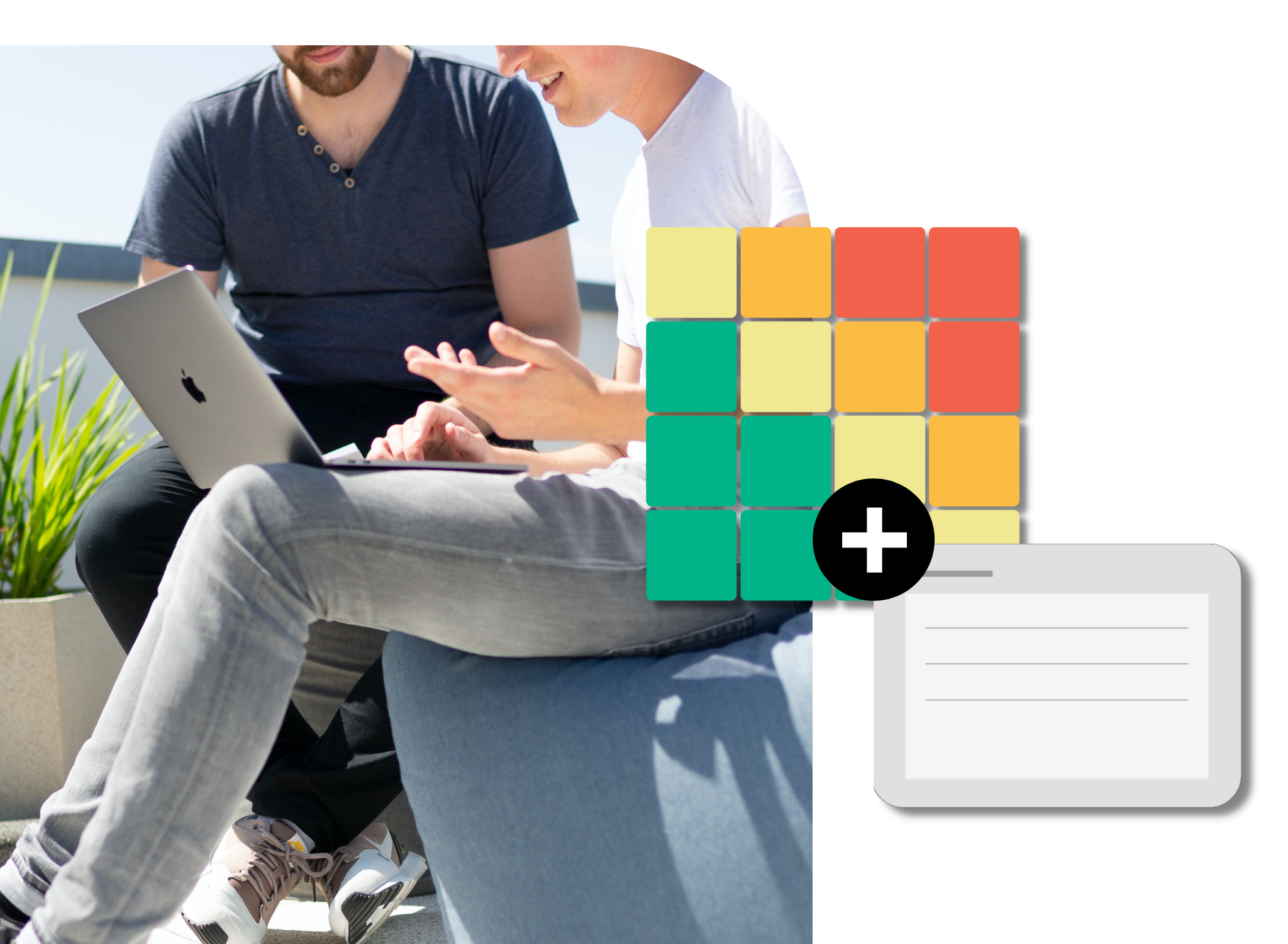 risk och atgerd två män som sitter och jobbar i solen med en dator med informationssäkerhet